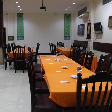Hotel Dynasty Tarakan Buitenkant foto