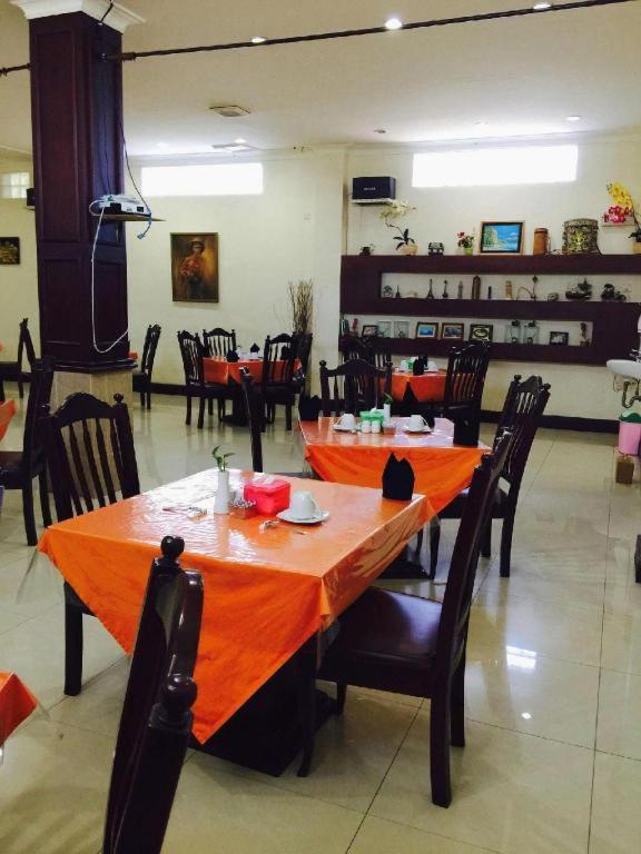 Hotel Dynasty Tarakan Buitenkant foto
