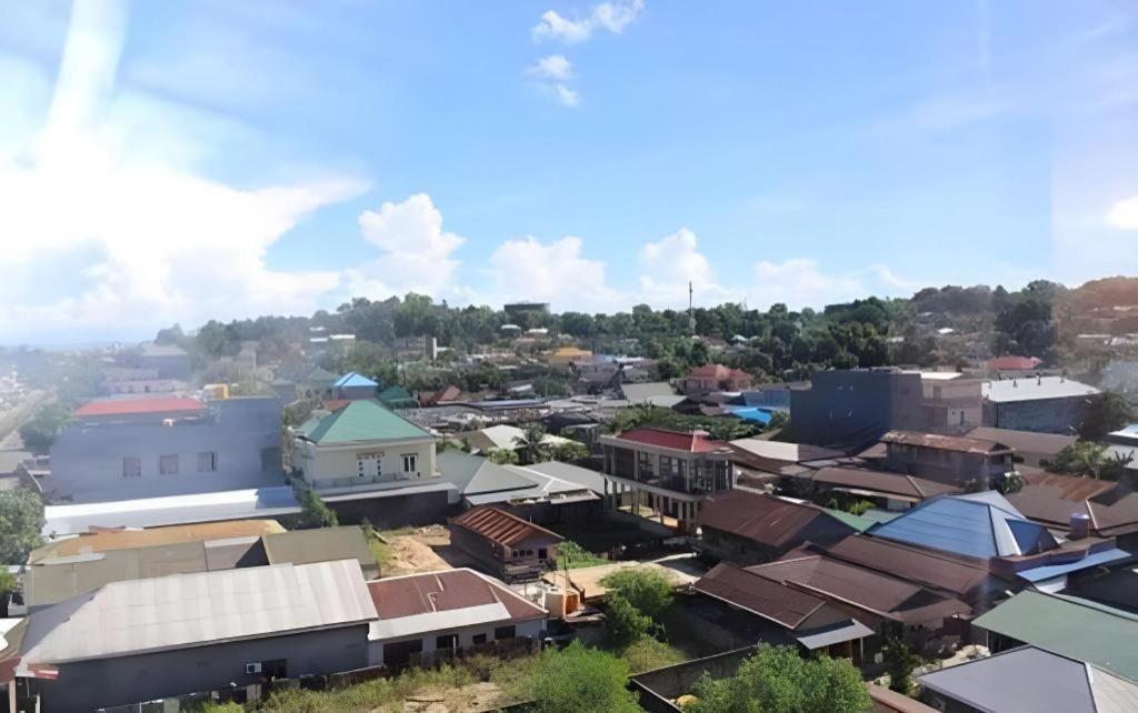 Hotel Dynasty Tarakan Buitenkant foto