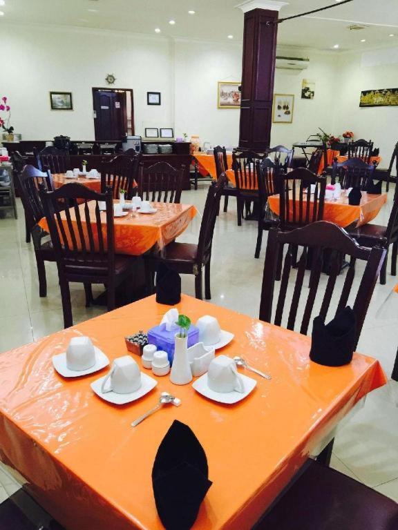 Hotel Dynasty Tarakan Buitenkant foto