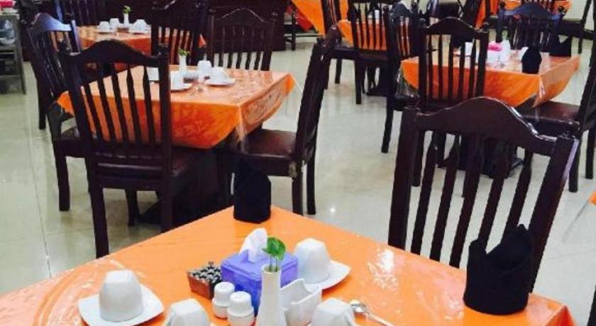 Hotel Dynasty Tarakan Buitenkant foto