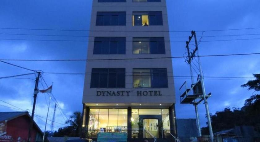 Hotel Dynasty Tarakan Buitenkant foto
