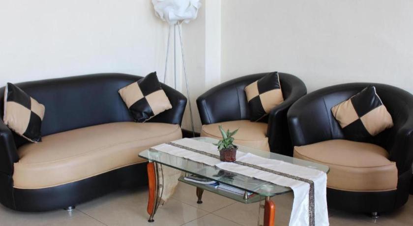 Hotel Dynasty Tarakan Buitenkant foto