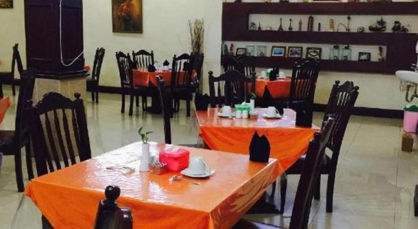 Hotel Dynasty Tarakan Buitenkant foto