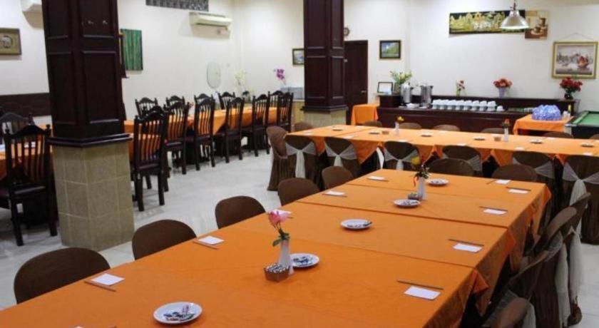 Hotel Dynasty Tarakan Buitenkant foto