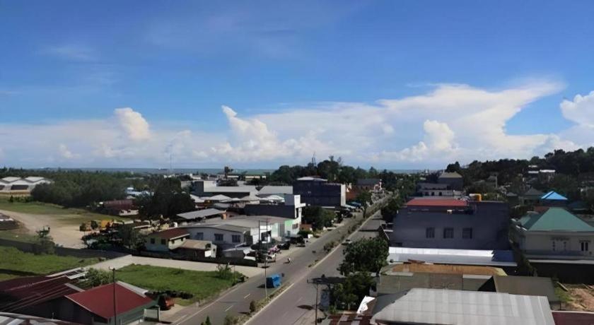 Hotel Dynasty Tarakan Buitenkant foto