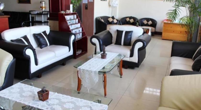 Hotel Dynasty Tarakan Buitenkant foto